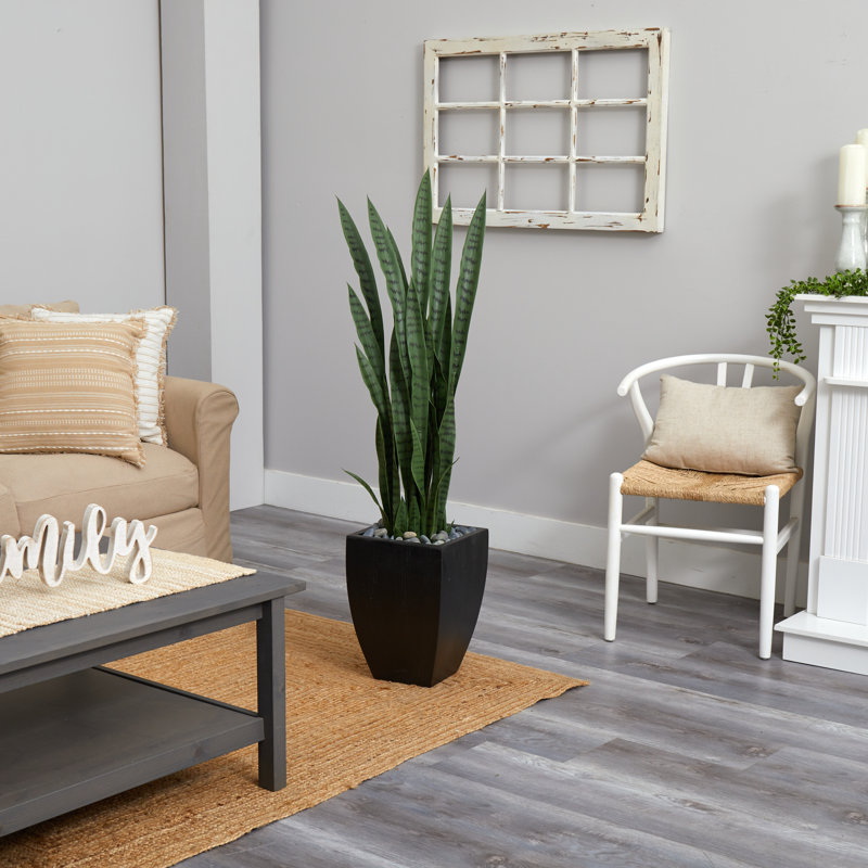Plante sansevieria artificielle en pot de fleurs
