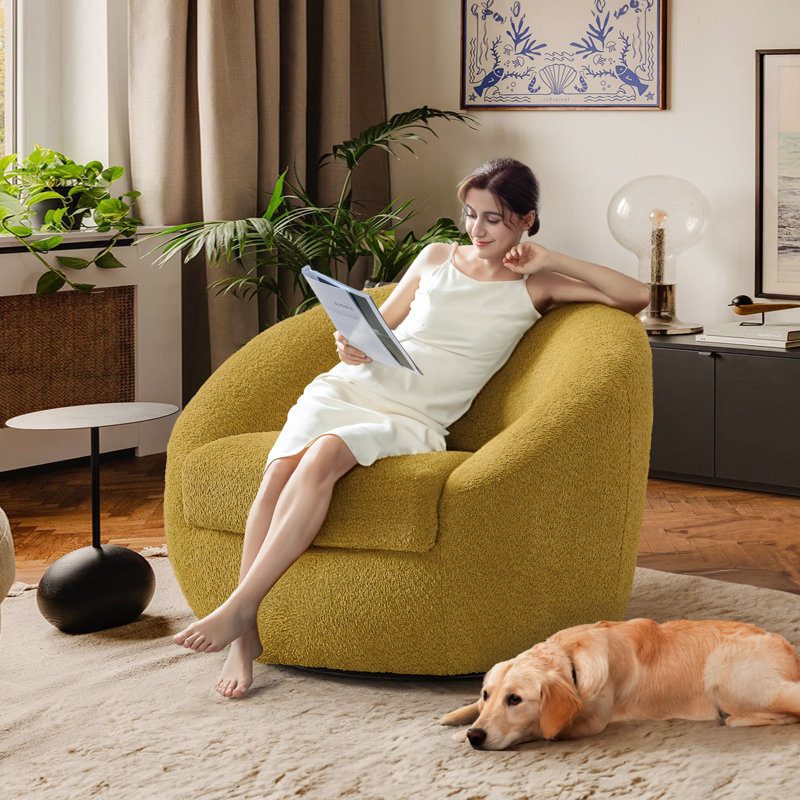 Fauteuil demi-tonneau pivotant de 35,03 po Trentino, Velours jaune