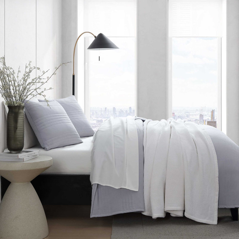 Vera Wang Seersucker Stripe Blue Quilt Set, King