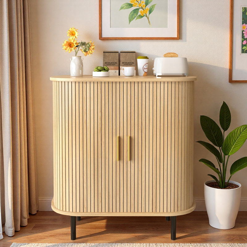 Armoire à vin cannelée avec support à vin à 8 grilles, 5 tablettes réglables à 5 niveaux, 2 porte-verres, 4 espaces de rangement cachés et portes coulissantes