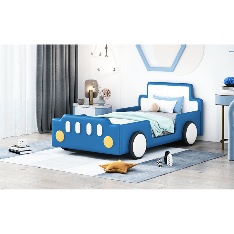 Lit plateforme simple bleu dans le style de voiture de course avec roues, assurant et confortant les roues en forme de voiture bleues, créant un espace de sommeil confortable et élégant