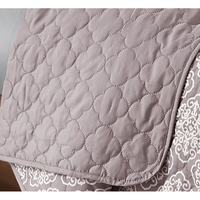 Giambrone Damask Quilt, King Quilt + 2 Shams