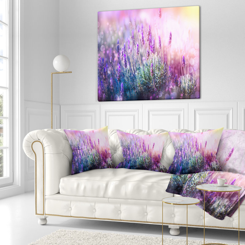 Growing and Blooming Lavender - Coussin imprimé floral, 16 po x 1 po, Coussin décoratif