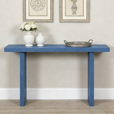 Console en placage de conception unique avec des formes latérales distinctives, pour le vestibule