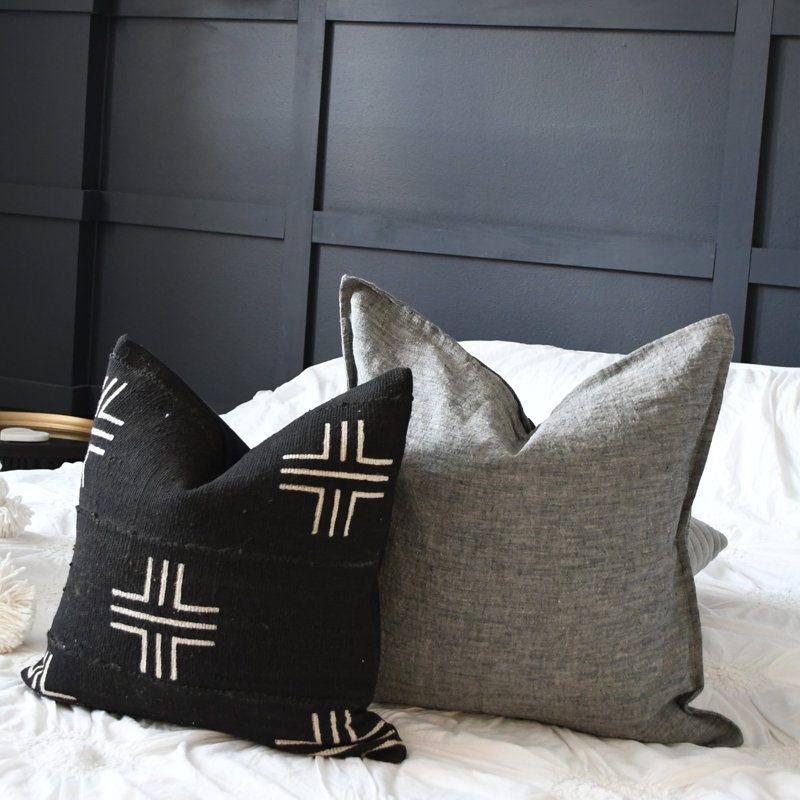 India Chic Buttons Linen Pillow Cover, Gray, 20" x 20"
