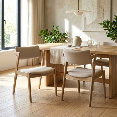 Ensemble de 2 fauteuils à oreilles en bois lavé rétro avec siège en tissu beige Auden