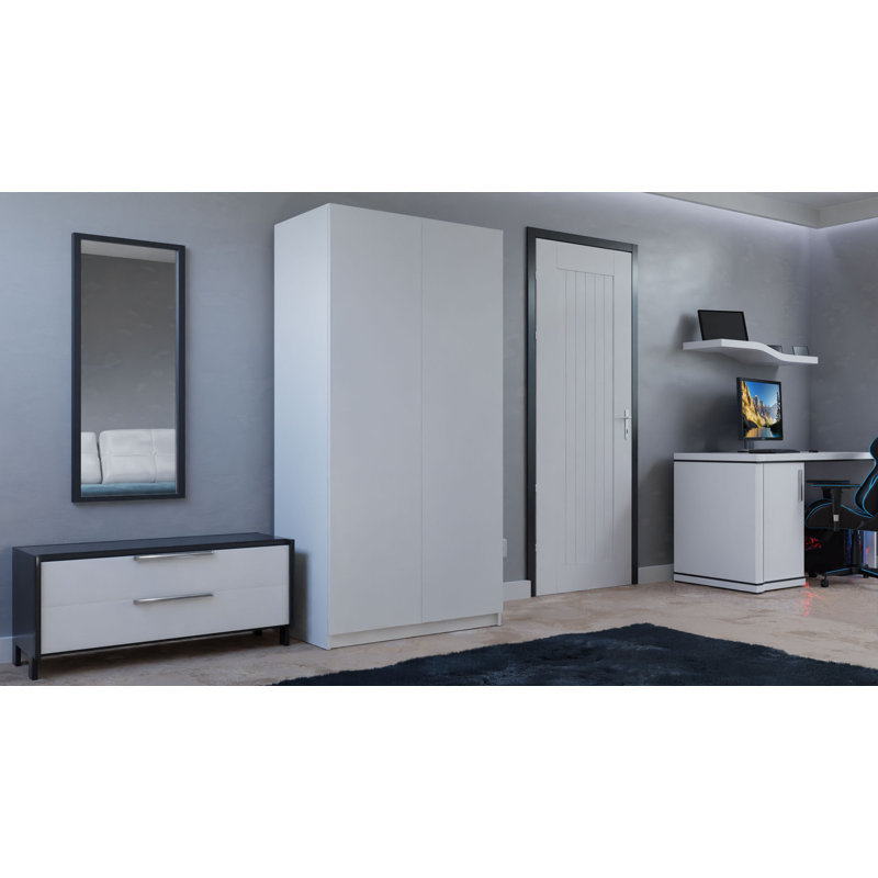 Bryttnee Matt Wardrobe
