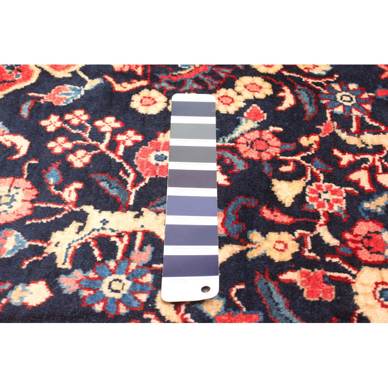 Tapis bleu marine Kayseri 4 pi 5 po x 7 pi 7 po