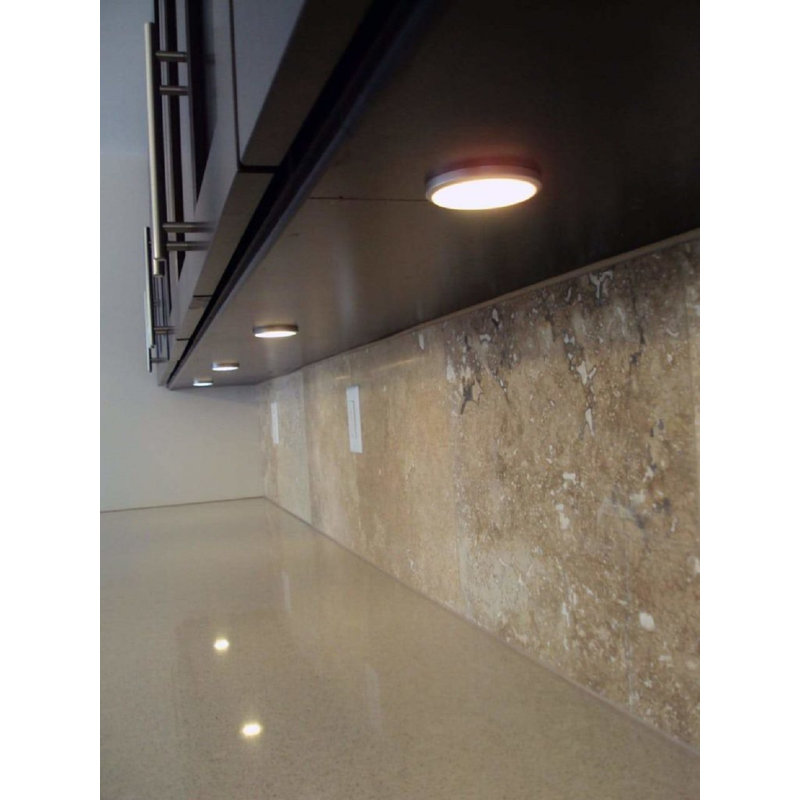 Luminaire sous-armoire à DEL 3 lumières