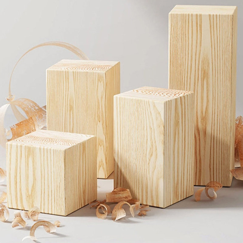 Armoire de rangement artistique en bois massif