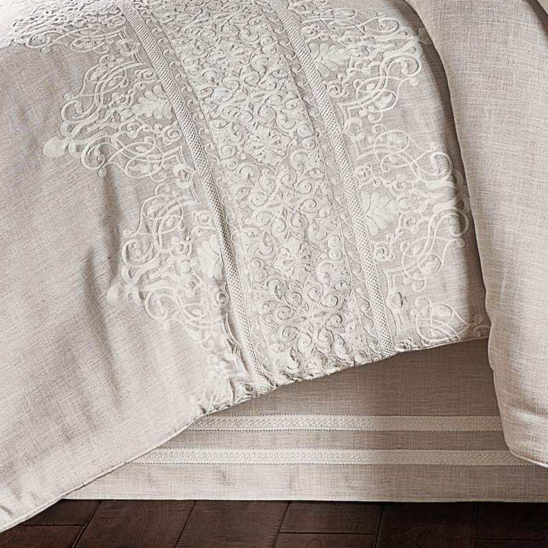 Lauralynn Queen 4Pc. Comforter Set, Queen Comforter + 2 Standard Shams