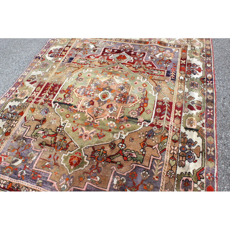 Beige noué à la main en laine de conception unique 5 pi 5 po x 7 pi Briuna des années 1990 Tapis décoratif