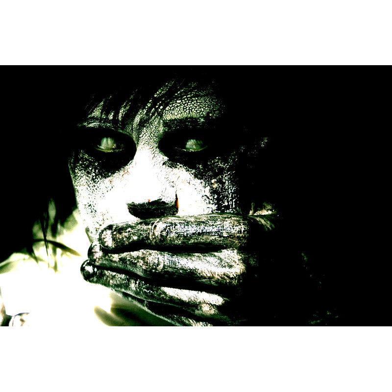 «Creepy Zombie Girl» par Jmdisspain, impression sur toile tendue, L 30 po x H 20 po