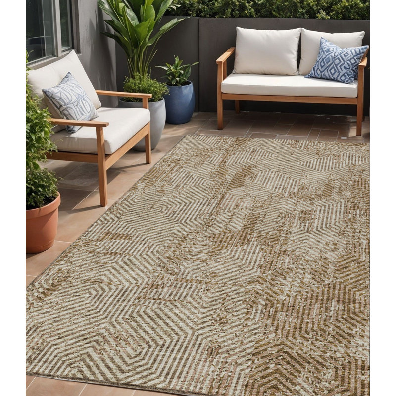 Tapis intérieur / extérieur géométrique lavable 5 pi x 8 pi brun et beige