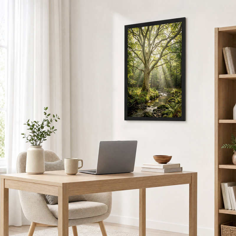 Tableau sur toile représentant un ruisseau ensoleillé coulant près d'un grand arbre, H 36 po x l 24 po