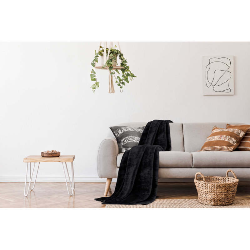 Fleece Throw Blanket Super Soft Warm Cosy Decorative Blanket for Sofa Couch Bed Living Room Bedroom Lightweight Comfort Snuggle
