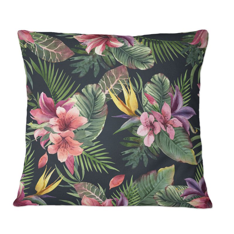 Fleurs tropicales mauves avec feuilles vertes II - coussin décoratif imprimé tropical, 16 po x 16 po