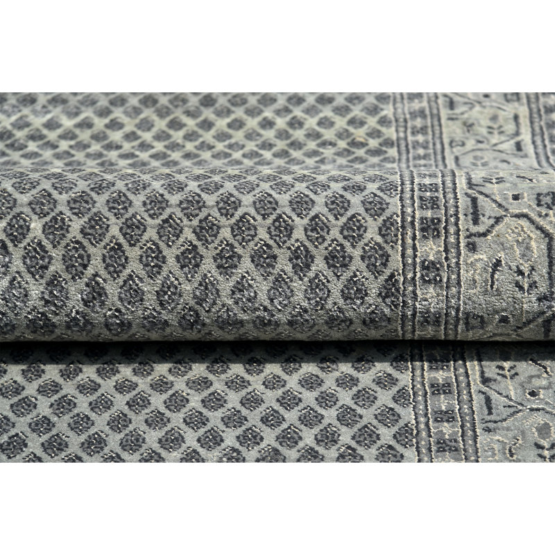 Hand Knotted Geometric Area Rug in Gray/White
