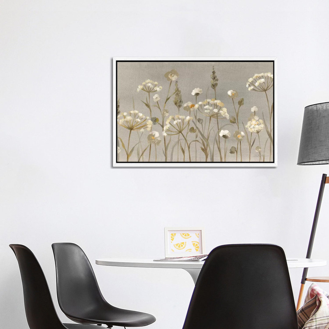 Delicate Garden Neutral von Silvia Vassileva - Galerie-verpackte Leinwand Giclée