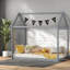 Lit simple en bois, gris