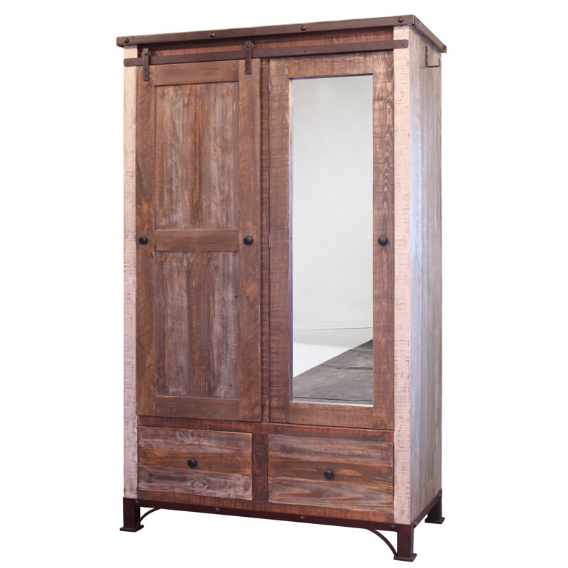 Armoire en bois massif