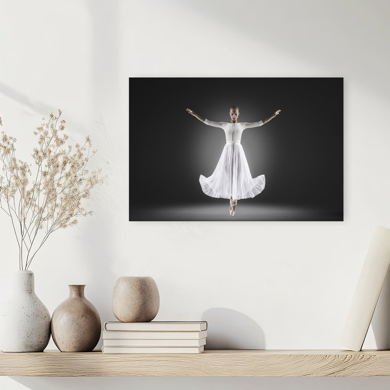 Ballerine en vol, impression d'art dramatique moderne et élégant, 12" H x 18" W