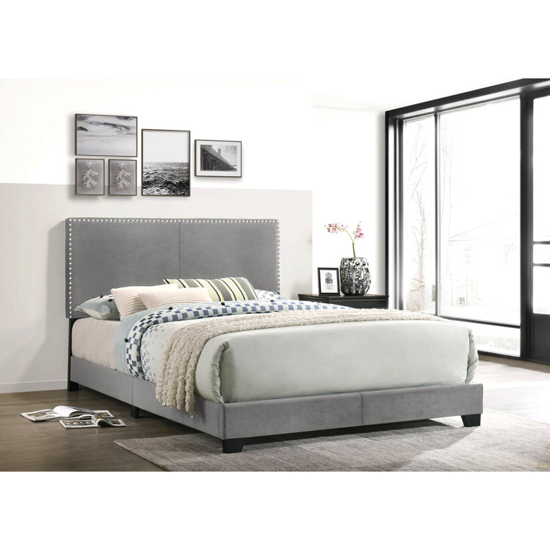 Base de lit plateforme en velours de luxe avec tête de lit capitonnée à rainures verticales, lattes en bois massif, aucun sommier requis, pieds de support centraux durables, conception stable et silencieuse, assemblage facile