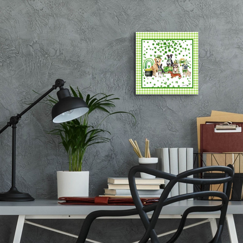 «Saint Patrick Dogs» par Jean Plout, art mural en verre 12 po x 12 po, 12 po x 12 po