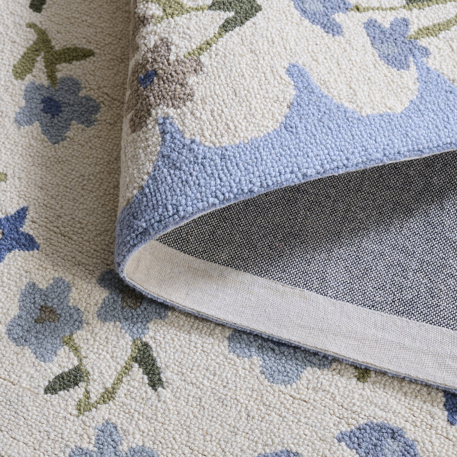 Hand-Tufted Wool Floral Outdoor Rug, Rectangle 8' x 10'
