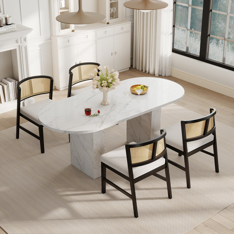 Ensemble de table ovale Modern Farmhouse et chaises en rotin 4/6, plateau en marbre blanc / chêne / noyer et structure en noyer, ensemble de table pour la salle à manger et la cuisine