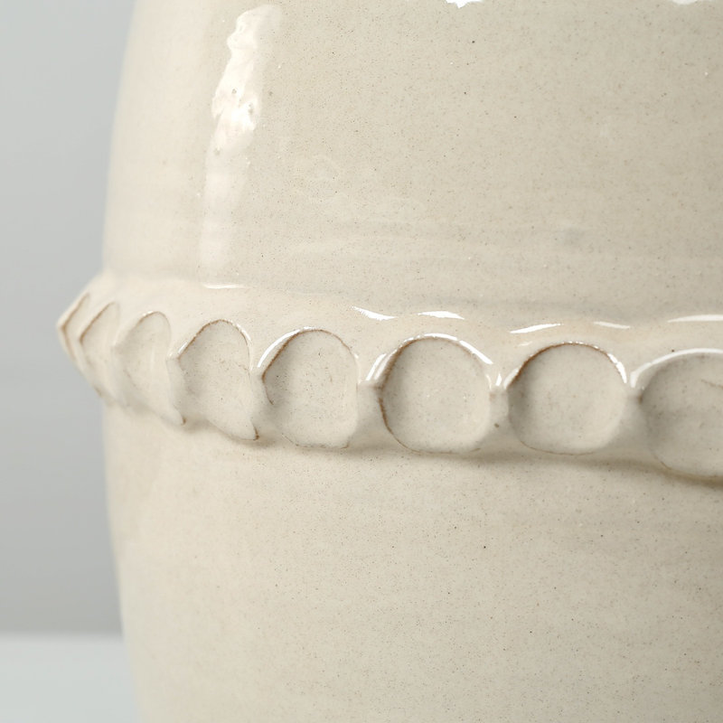 Env. Vase en céramique avec dentelle 12 "High Off