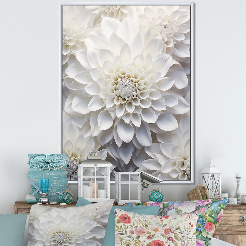 Minimalisme blanc Dahlia - Dahlia, reproduction d'art encadrée, H 44 po x l 34 po x P 1,5 po, Cadre flottant blanc