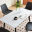 Grande table rectangulaire avec base en métal solide-484202949