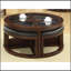 Table basse en noyer foncé avec repose-pieds en verre et ensemble de table avec mobilier de salon