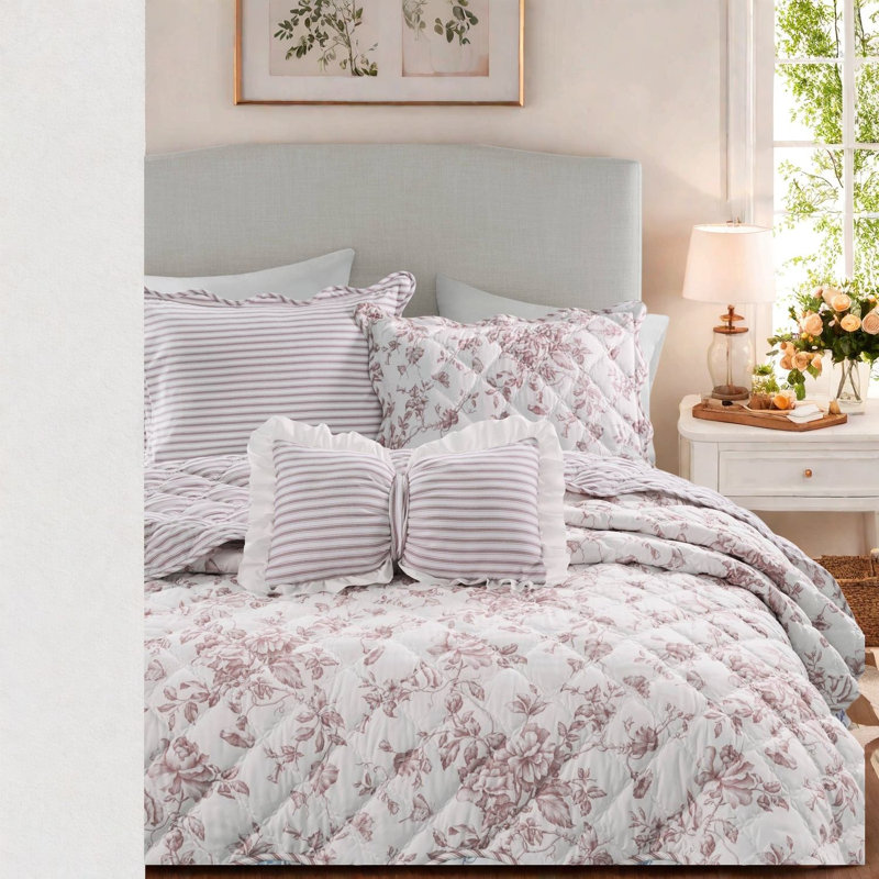 Reversible Bedding Sets, 4 Piece Polyester Quilt, Romantic Floral Home