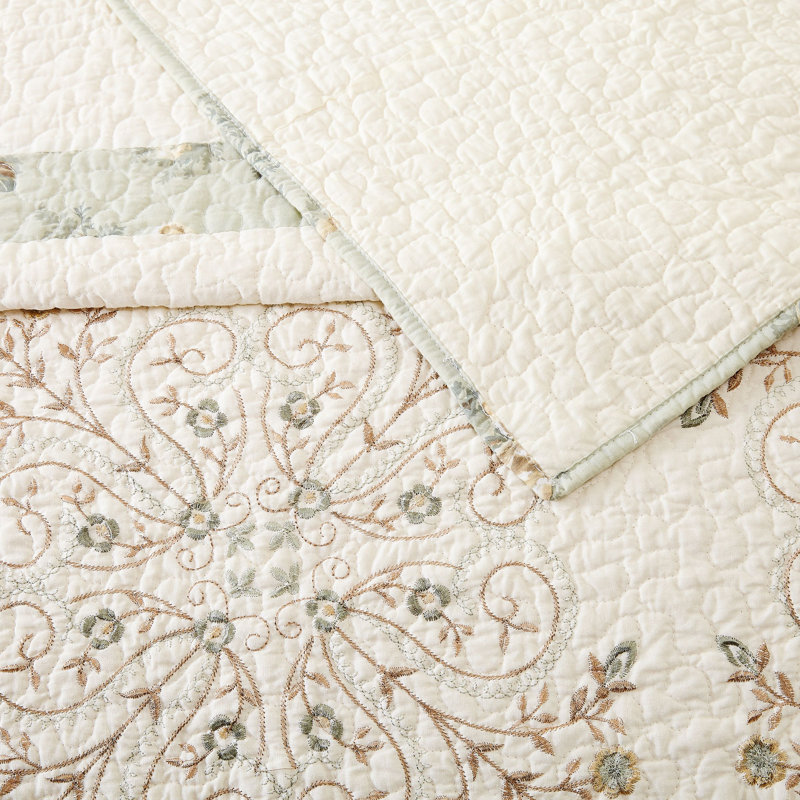 Vintage Treasure Embroidered Single Quilted Bedspread (shams sold separately), King