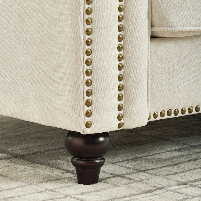 Canapé Chesterfield à accoudoirs roulés avec tête de clou 85,62 po Gillianne, Beige