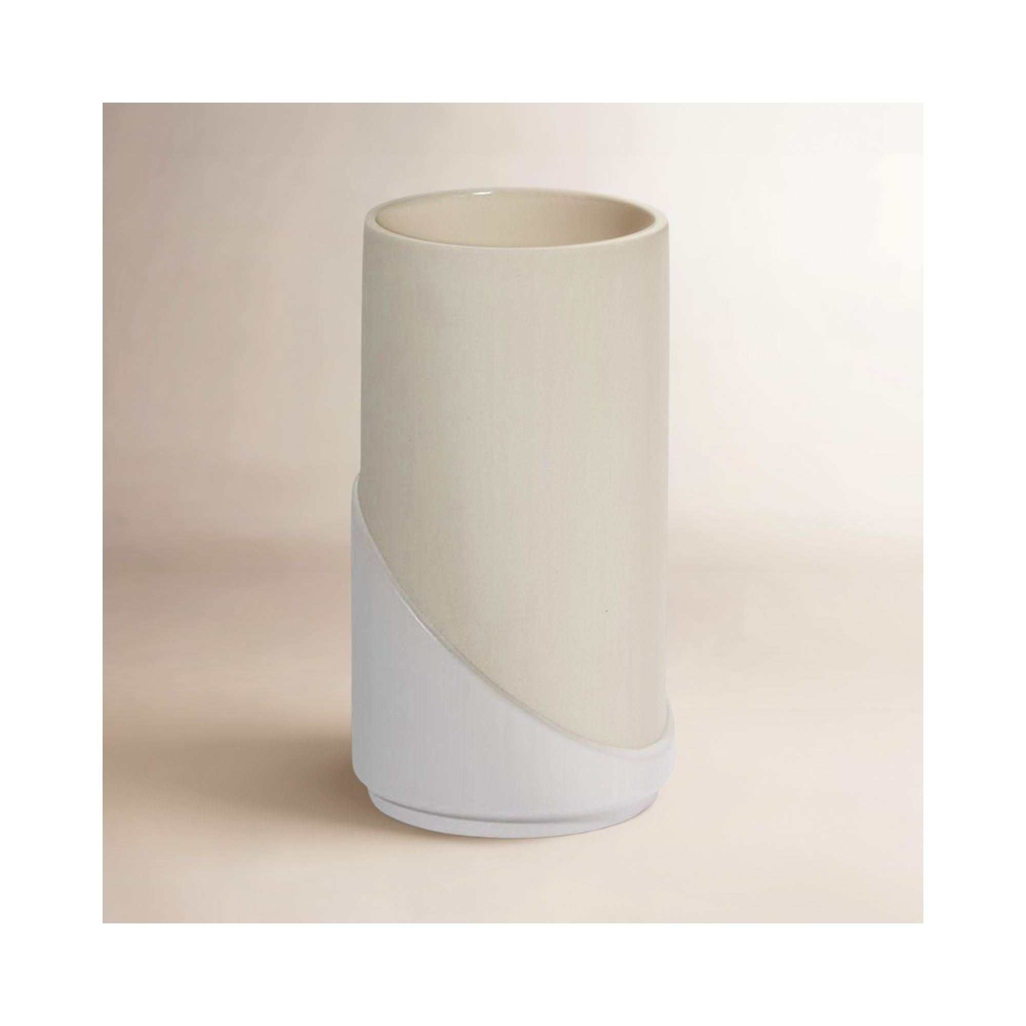 Arloe 7.75'' Handmade Ceramic Table Vase