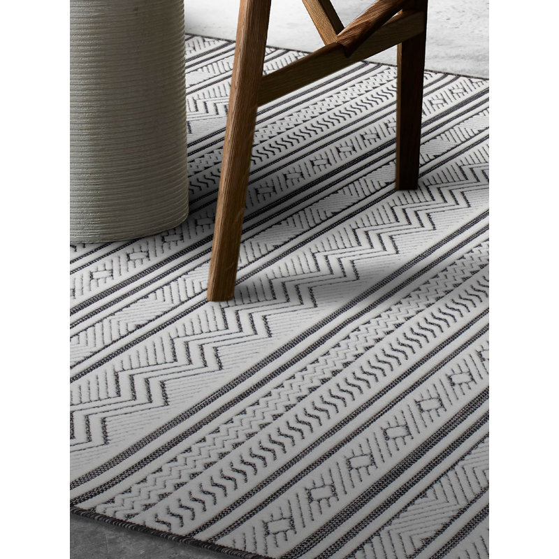 Rashadd Geometric Machine Made Indoor / Outdoor Area Rug, Rectangle 117 x 180cm