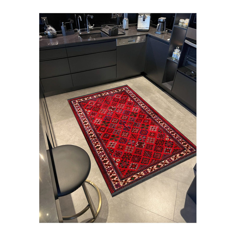 Tapis décoratif rouge à motif croix, Tapis de couloir 3 pi 3 po x 6 pi 7 po inclus