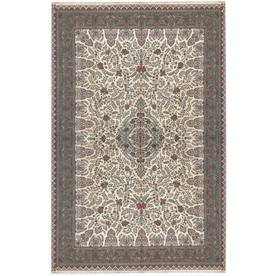 Tapis ivoire et vert clair noué à la main de haute qualité