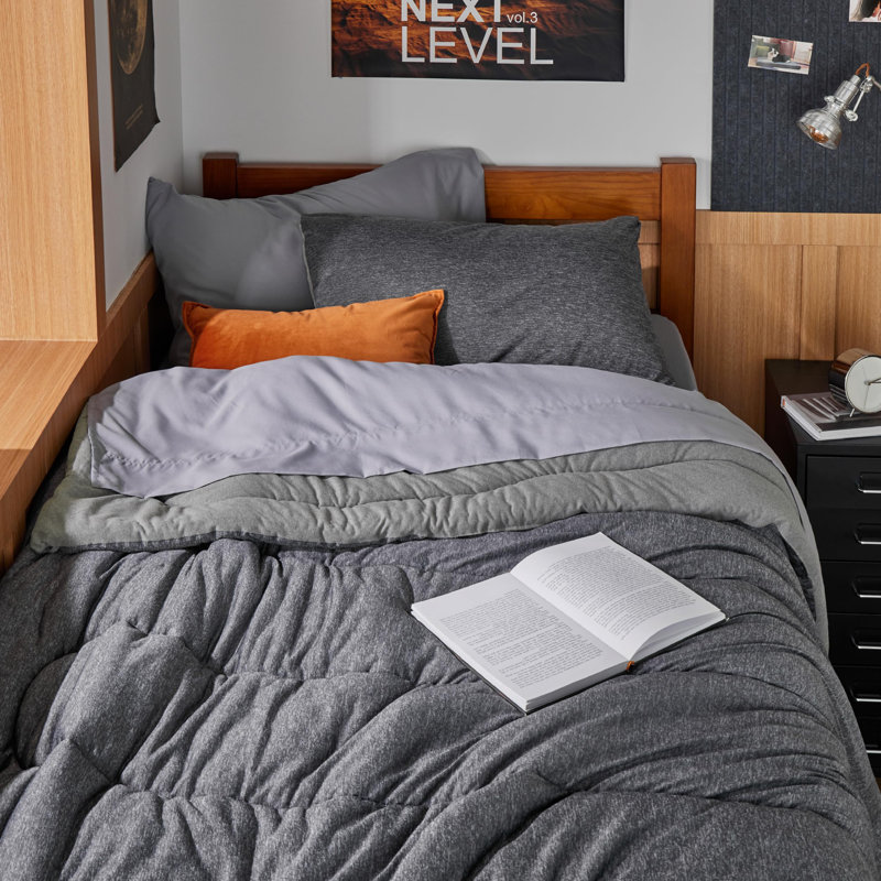 Bedsure Cooling And Warm Bed Set, Dark Gray - Reversible, Twin Comforter with 1 Pillowcase
