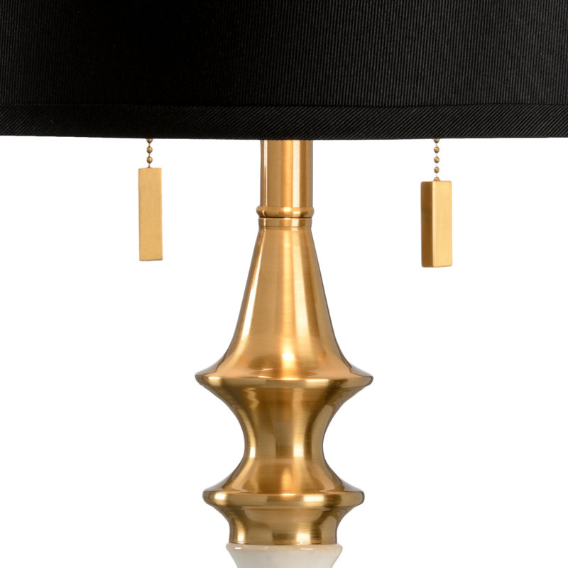 Lampe de table 31 po Caspian, Base blanche huître / abat-jour noir