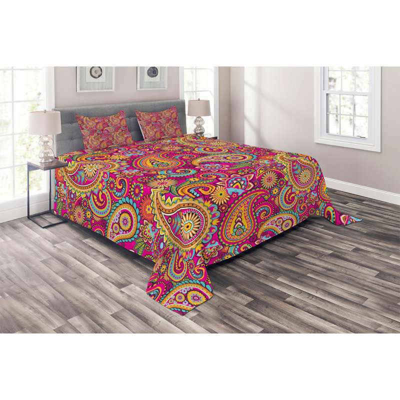 Traditional Polyester Paisley Coverlet, Pink