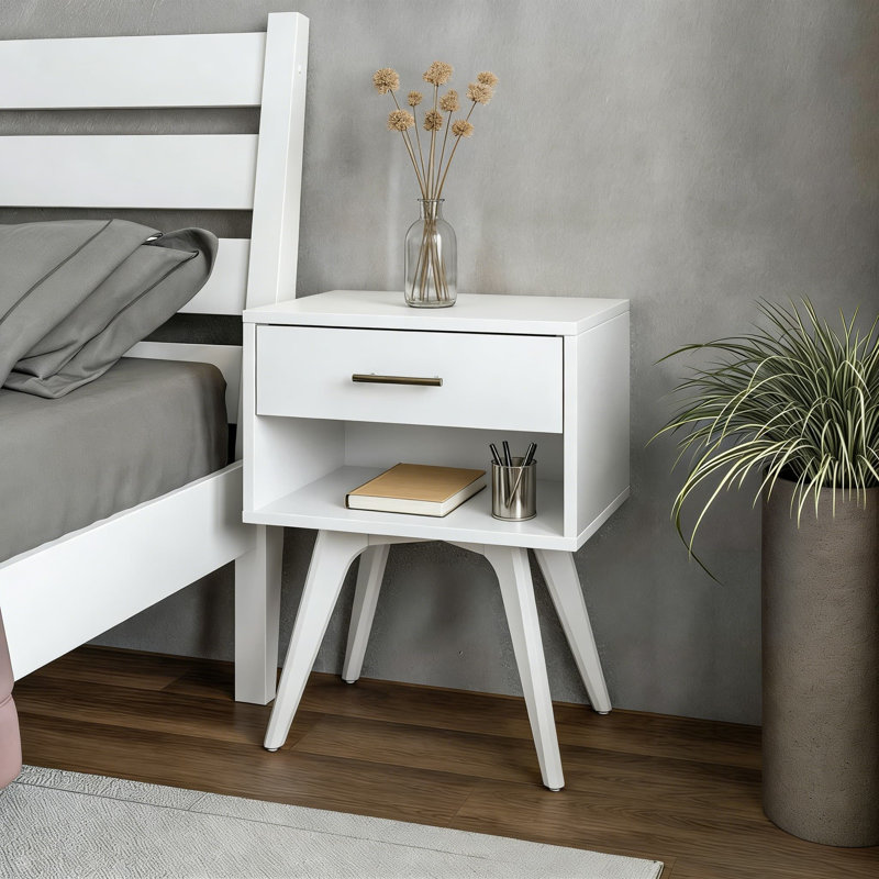 Table de chevet Mid-Century moderne avec tiroir, fabrication en bois massif, finition blanche, pieds angulaires élégants et design durable pour la chambre à coucher