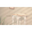 Table d'appoint Everly en bois massif sculpté à la main avec tablette ouverte