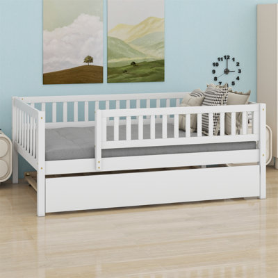 Daybed With Trundle And Fence Guardrails