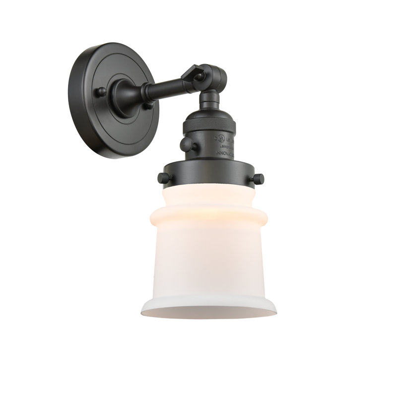 Applique murale à bras 1 lumière Madelyn, Ampoule incandescente rétro de 60 watts, Bronze huilé, Blanc mat