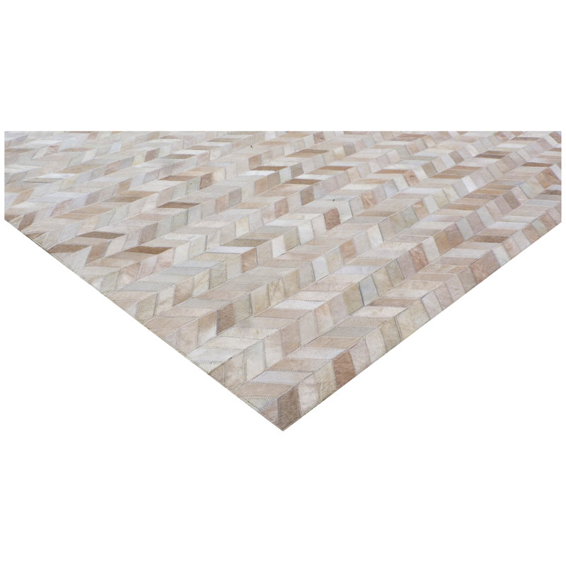 Mosaic Leather Cowhide Chevron Area Rug in Light Beige, Rectangle 8' x 11'