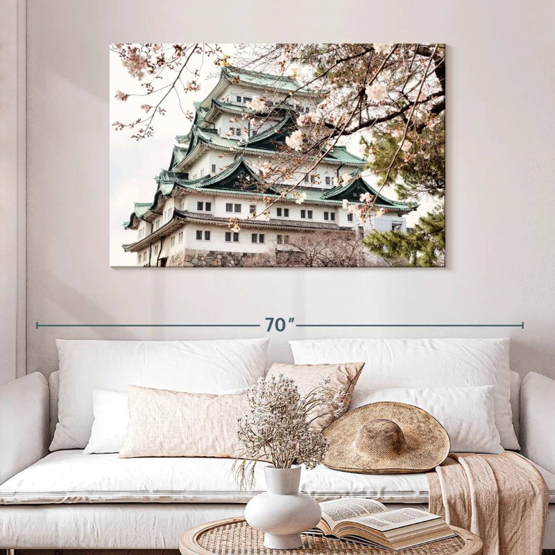 Lilie The Nagoya Castle